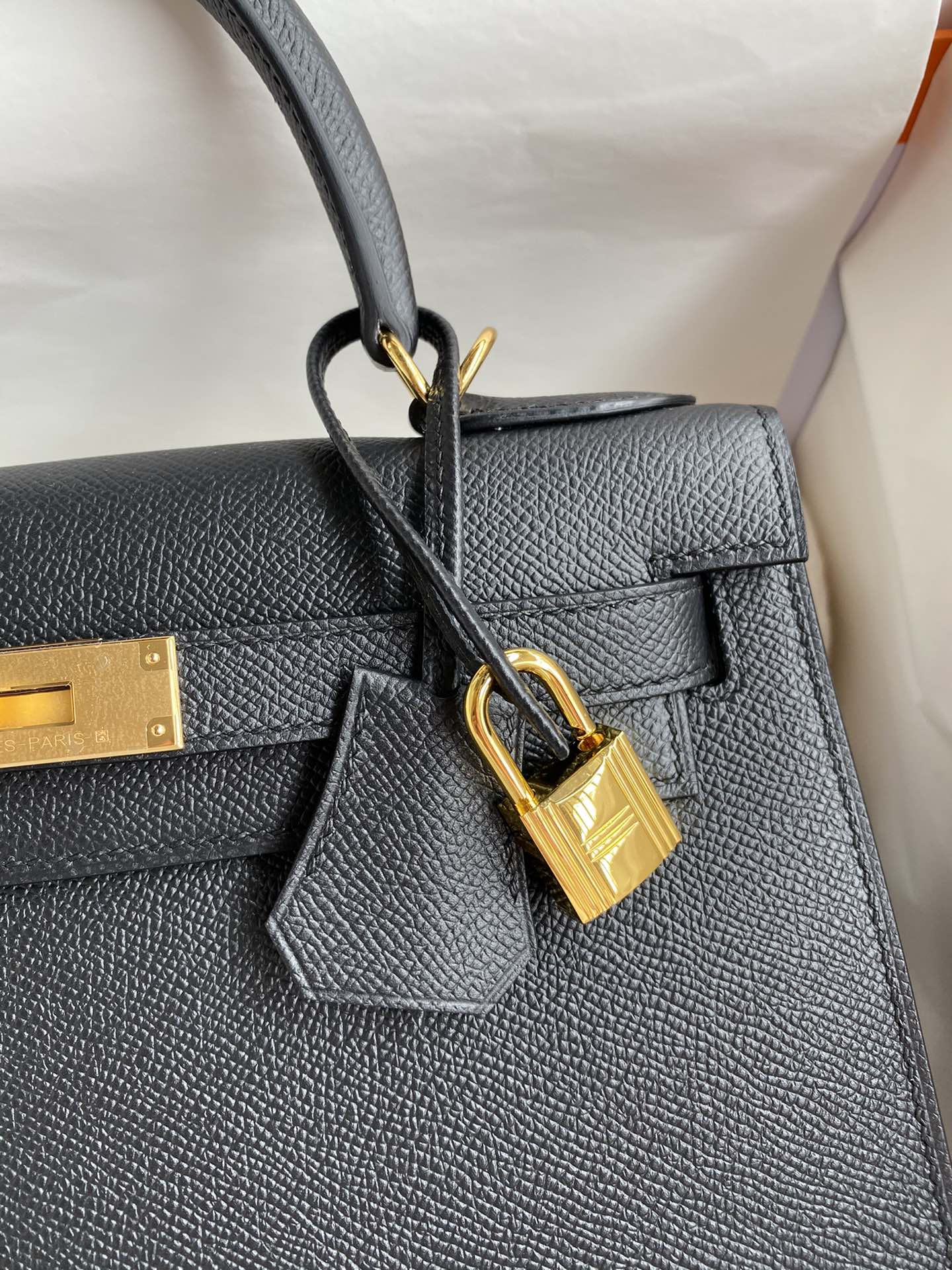 Hermes Kelly 28cm Handbag Shoulder Bag in Black Epsom Leather